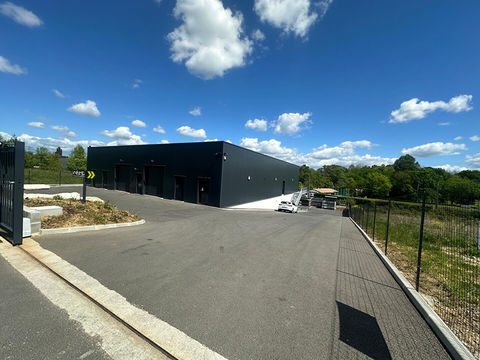Entrep&ocirc;t / Local industriel &agrave; LOUER 2500 33450 Montussan