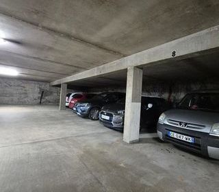  Parking / Garage � louer 