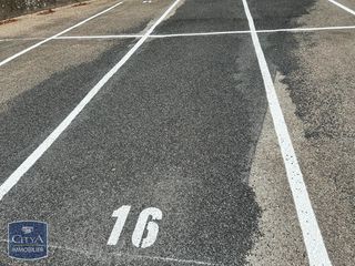  Parking / Garage � louer 