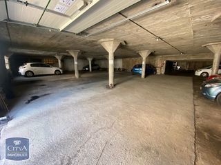  Parking / Garage � louer 