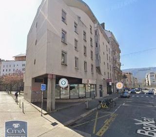  Parking / Garage � louer 