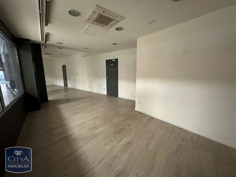 En galerie marchande, Avec une Tr&egrave;s belle vitrine, Lo... 500 59400 Cambrai