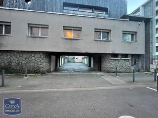  Parking / Garage � louer 