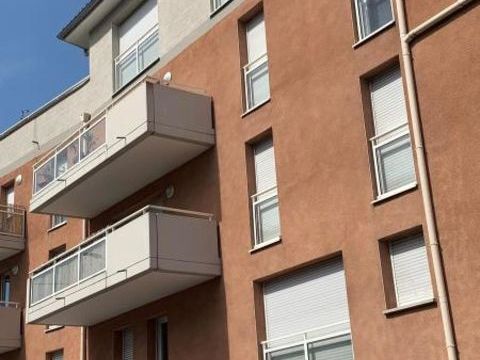 Proche centre ville-VILLARS-2 Avenue Hoch-Local en re... 680 42390 Villars