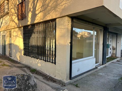 Local situ&eacute; en rdv d'une superficie de 26,40 m2 compo... 650 13180 Gignac la nerthe