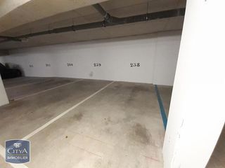  Parking / Garage � louer 