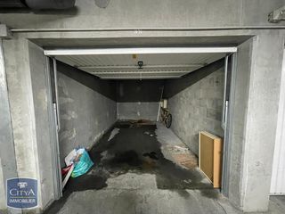  Parking / Garage � louer 