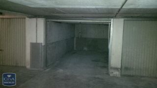  Parking / Garage � louer 