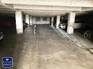  Parking / Garage � louer 