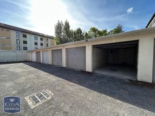  Parking / Garage � louer 