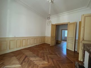  Appartement � louer 4 pi�ces 130 m�