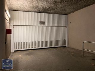  Parking / Garage � louer 
