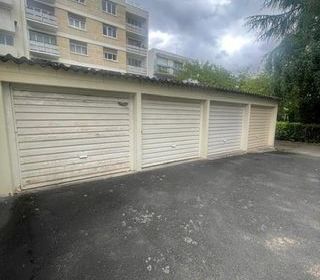  Parking / Garage � louer 