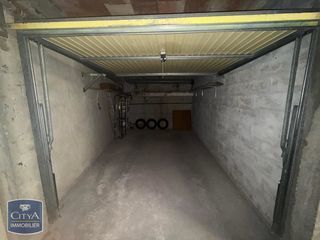 Parking / Garage � louer 