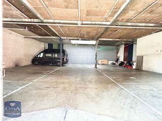  Parking / Garage � louer 