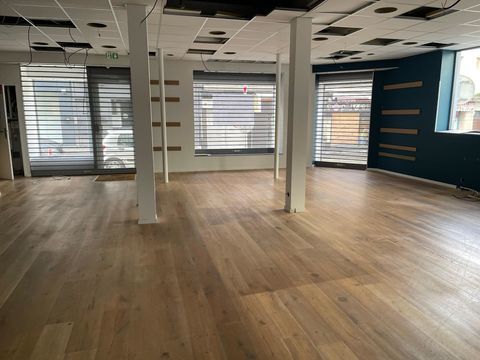 Centre-ville 11, rue Verdi&eacute;-FIRMINY - Local commercia... 1788 42700 Firminy