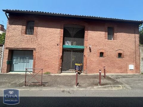 &Agrave; LOUER : Local professionnel de 170m&sup2;, situ&eacute; au cent... 800 09100 Pamiers