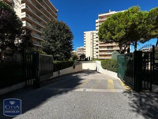  Parking / Garage � louer 