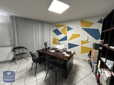 &Agrave; LOUER Nous vous proposons un local professionnel si... 949 37000 Tours