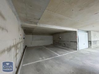  Parking / Garage � louer 