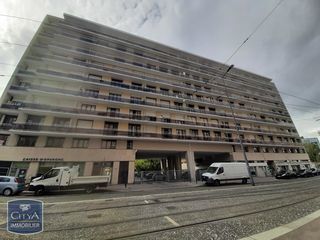  Parking / Garage � louer 