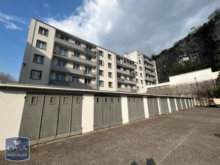  Parking / Garage � louer 