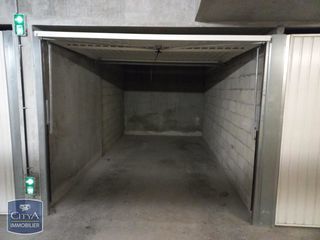  Parking / Garage � louer 