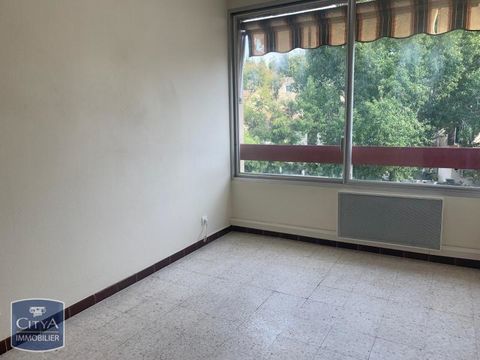 A LOUER -- ISTRES CENTRE VILLE -- LOCAL COMMERCIAL --... 750 13800 Istres