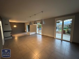  Maison � louer 6 pi�ces 193 m�