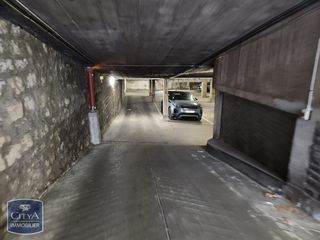  Parking / Garage � louer 