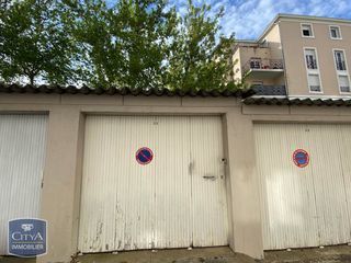  Parking / Garage � louer 