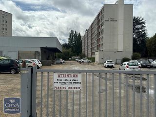  Parking / Garage � louer 