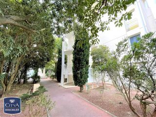  Parking / Garage � louer 