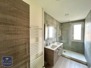  Appartement � louer 4 pi�ces 77 m�