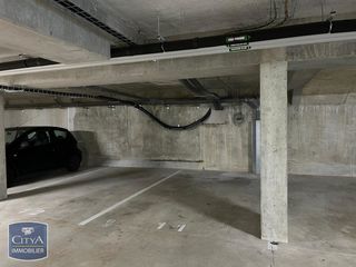  Parking / Garage � louer 