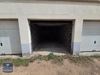  Parking / Garage � louer 