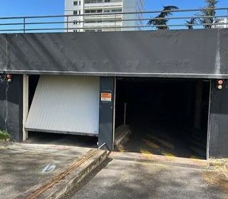  Parking / Garage � louer 