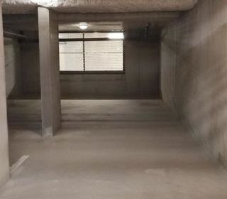  Parking / Garage � louer 