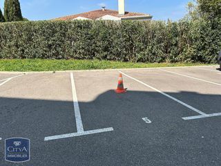  Parking / Garage � louer 