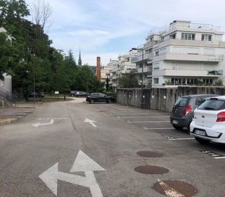  Parking / Garage � louer 