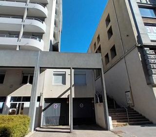  Parking / Garage � louer 