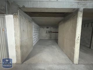  Parking / Garage � louer 