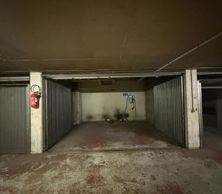  Parking / Garage � louer 
