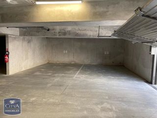  Parking / Garage � louer 