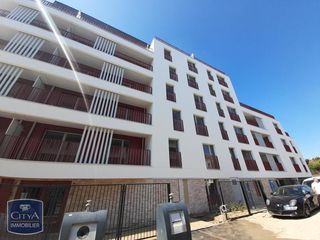  Parking / Garage � louer 