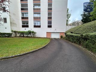  Parking / Garage � louer 