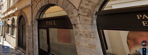 &Agrave; LOUER Nous vous pr&eacute;sentons un local professionnel d... 1300 69002 Lyon