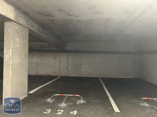  Parking / Garage � louer 
