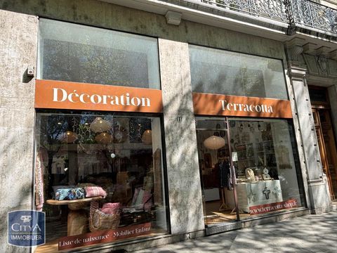 &Agrave; LOUER - Local commercial 131 m&sup2; - Boulevard Gambett... 1276 38000 Grenoble