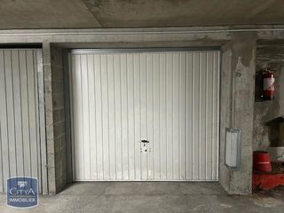  Parking / Garage � louer 